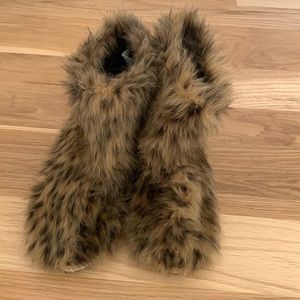Candies fur slippers